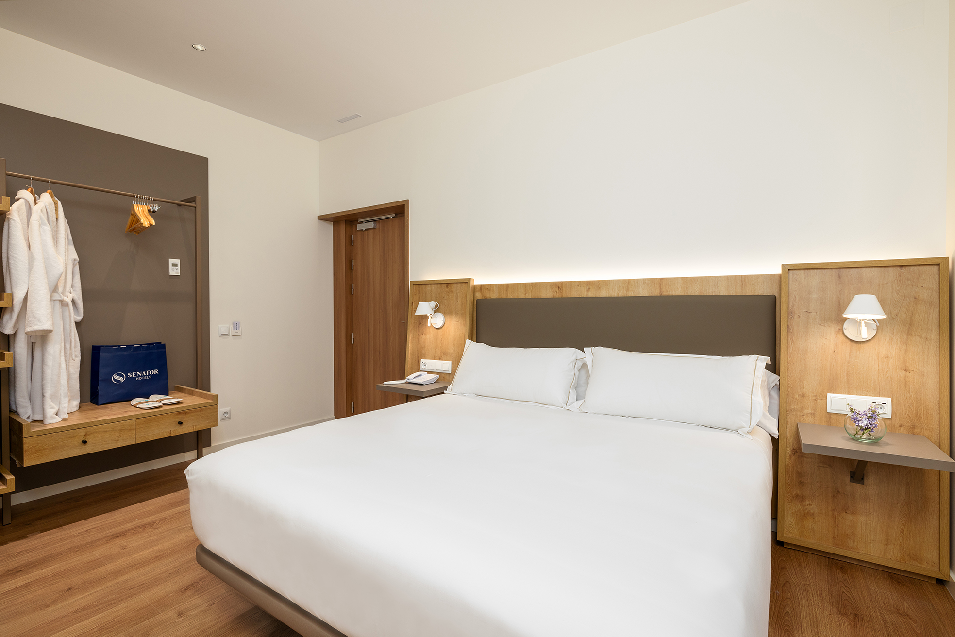 001_alta_virgendelosreyes Doble Superior.jpg